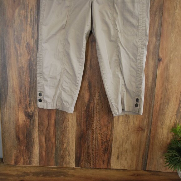 Style & Co Women's Capri Khaki Pants 10 - Picture 3 of 5